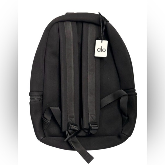 ALO Yoga Stow Backpackš„ BRAND NEW w/tags!š„ - Picture 12 of 16